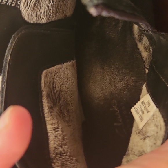 Clarks Boots Size 10 Black Suede Ankle Bootie - Picture 11 of 13